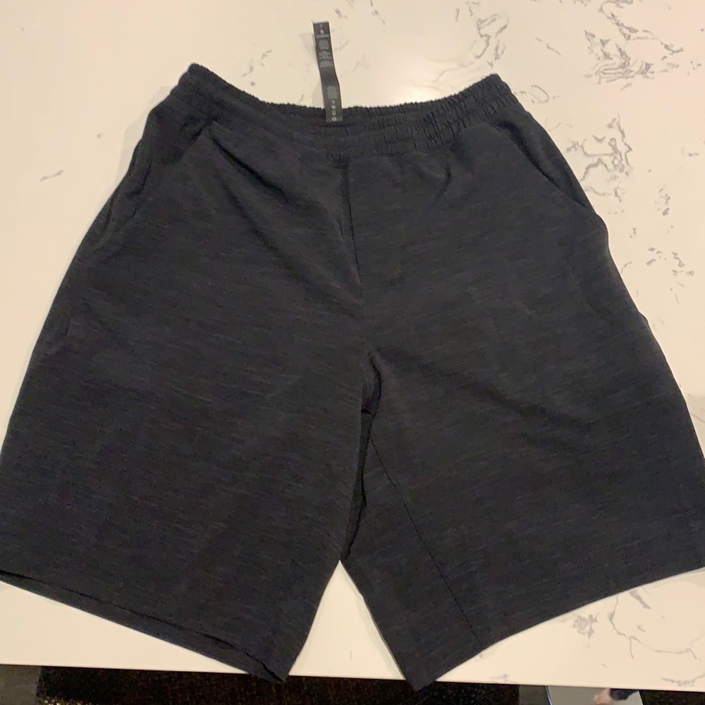 Lululemon men shorts